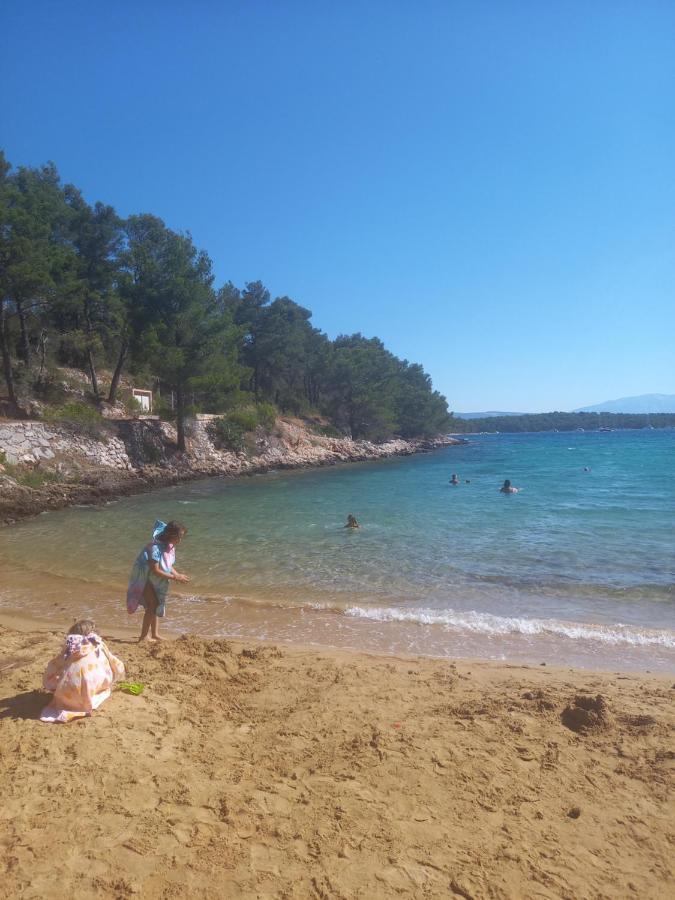 Marina Sa Parkingom * Jelsa (Hvar)