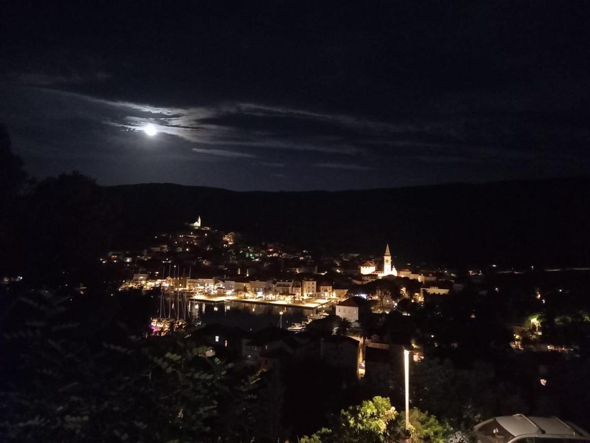 Marina Sa Parkingom Apartma Jelsa (Hvar)